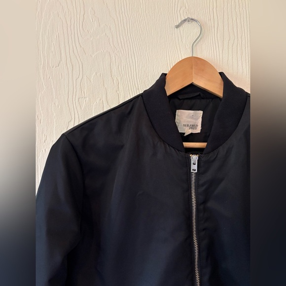 Wilfred Free Aritzia Zip Up Bomber Varsity Black Quilted Jacket - Picture 13 of 15